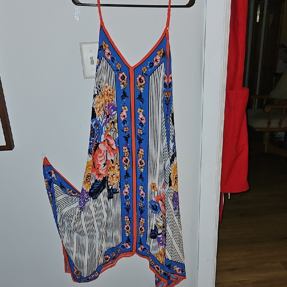 Floral Striped Dress with Pink, Red And Orange Accents. Flowy... - Picture 2 of 4